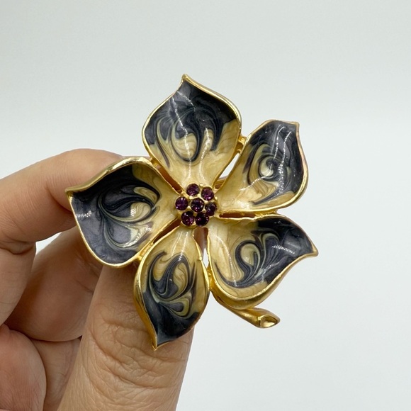 Vintage Gold Tone Enamel with Rhinestone Center Flower Brooch - Picture 1 of 6